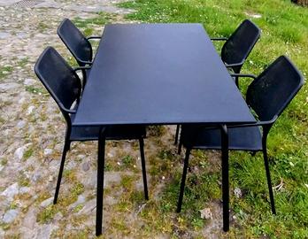 Tavolo e sedie in ferro  marca deghi