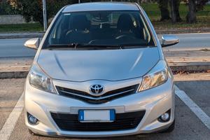 TOYOTA YARIS BENZINA  prezzo € 8500,00