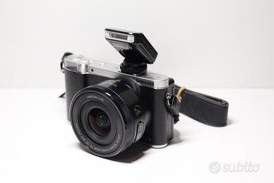 Samsung NX3000 + Obiettivo 16-50 PZ + Borsa, Flash