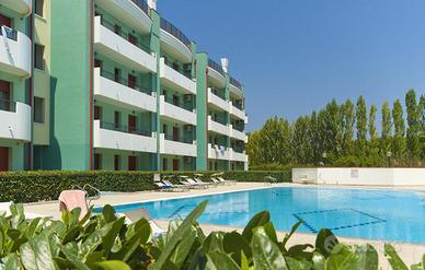 Caorle, bilocale, piano terra con piscina