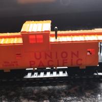 BOX CAR CABOOSE AHM H0