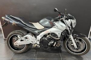 SUZUKI GSR 600- 2006- TAN0%