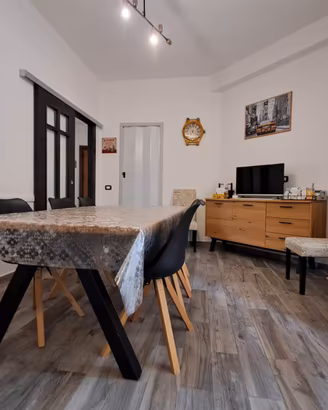 Luminoso trivano con ampia cucina