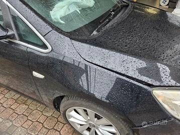 PARAFANGO ANTERIORE DESTRO OPEL ASTRA J 2012