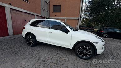 Porsche Cayenne bianco