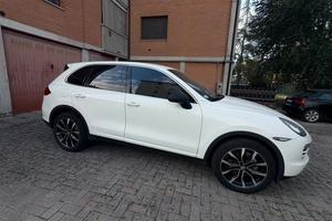 Porsche Cayenne bianco