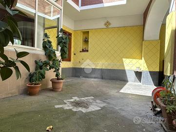 CASA INDIPENDENTE A GIUGLIANO IN CAMPANIA