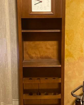 cantinetta a torre con orologio