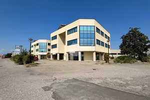 NEGOZIO A MARMIROLO