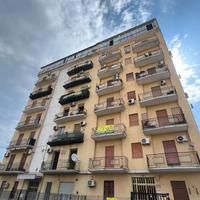 Luminoso 3 VANI Viale Regione Siciliana Nord Ovest