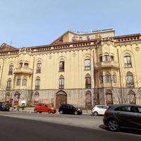 P.PE DI CAMPOREALE:EDIFICIO STORICO SU 3 PIANI