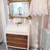 mobile con ribalta rifatto in stile shabby 