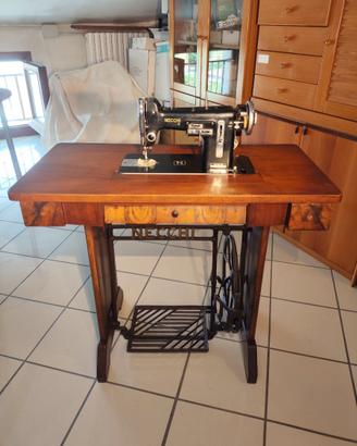 Macchina da Cucire Necchi anni '50 con mobile