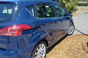 FORD B- MAX  TITANIUM DIESEL