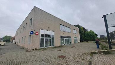 Immobile in asta di 973 m² a Tradate