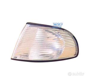 INDICATORE SINISTRO ANTERIORE AUDI A4 94-99 BIANCO