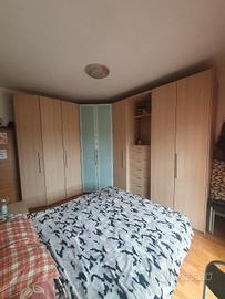 armadio ad angolo con cabina