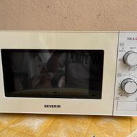 Forno microonde Severin 700 grill prezzo 30 euro