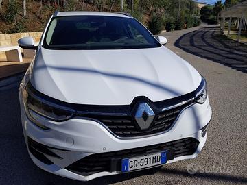 Renault Megane Sporter Plug-In Hybrid