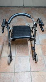 deambulatore con seduta