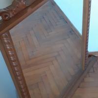 Specchio antico in legno intagliato