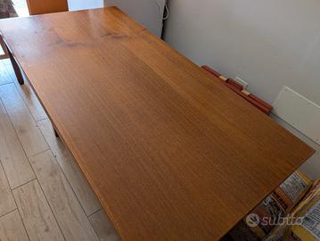 Tavolo in legno massello