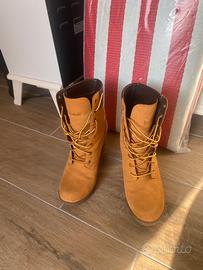 Stivaletti con tacco TIMBERLAND
