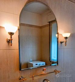specchio ed accessori per bagno