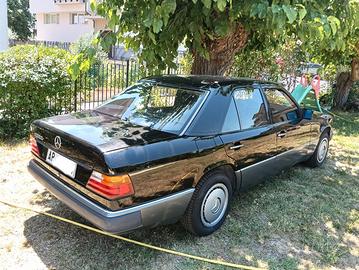 Mercedes 200E storica ASI