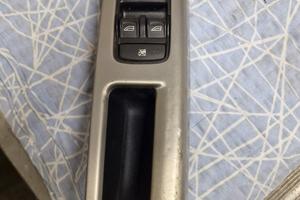 Pannello comandi lato guida Volvo V50