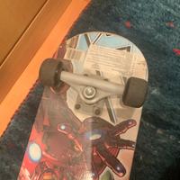 Skate board Marvel Avengers bambino.