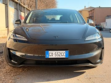 Tesla model 3 highland awd dual motor