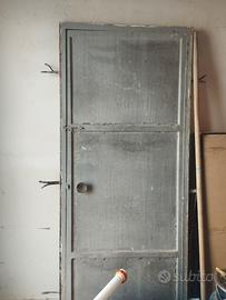 Porta in ferro