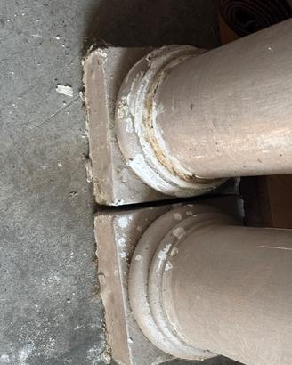 Colonne in gesso