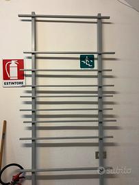 Mobile da interno con spalliera e cassetto