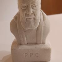 Statuetta ricordo di Padre Pio in gesso Vintage