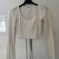 Maglia corta panna con dettagli (bershka)
