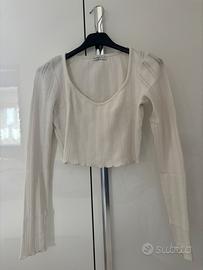 Maglia corta panna con dettagli (bershka)