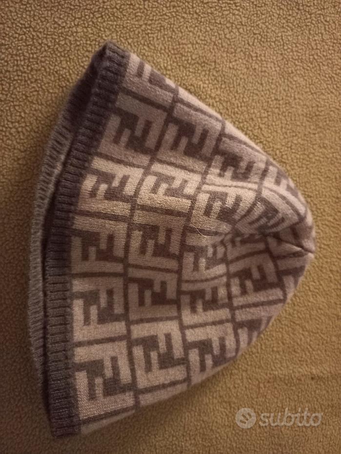 Cappello fendi Vendita in Abbigliamento e accessori