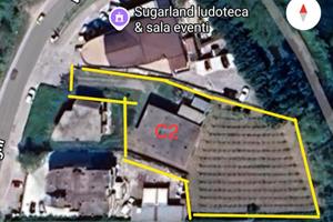 Terreno edificabile con fabbricato C2