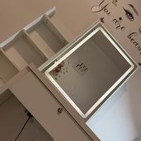 Tavolo da Trucco Nuovo con Luci