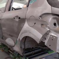 Carrozziere lamierista