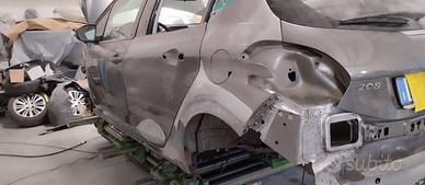 Carrozziere lamierista