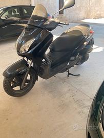 Yamaha xmax 125