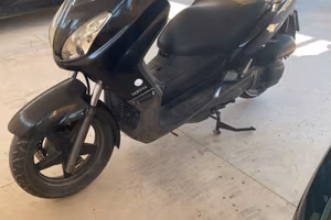 Yamaha xmax 125