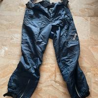 Pantaloni e guanti da sci