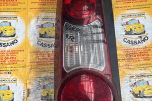 FARO POSTERIORE SINISTRO PEUGEOT PARTNER ANNO:2012
