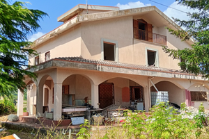 Villa da rifinire con terreno