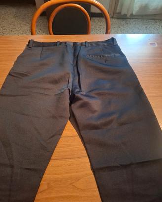pantaloni 