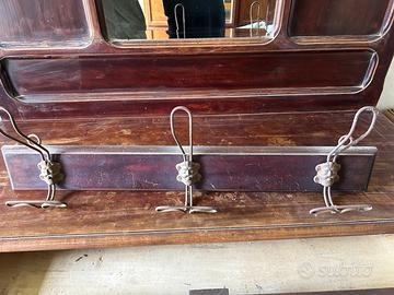 Appendiabiti da muro